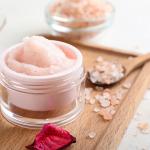 Apa itu eksfoliasi alis?