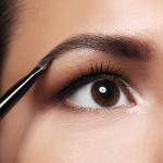 Bagaimana cara menggunakan pomade alis langkah demi langkah