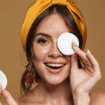 Apa yang paling bagus untuk menghapus riasan alis?