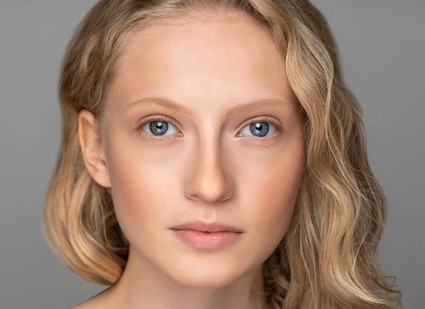 Bagaimana cara membuat alis Anda lebih bervolume?